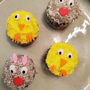 Cours patisserie enfants cupcakes poussins lapins